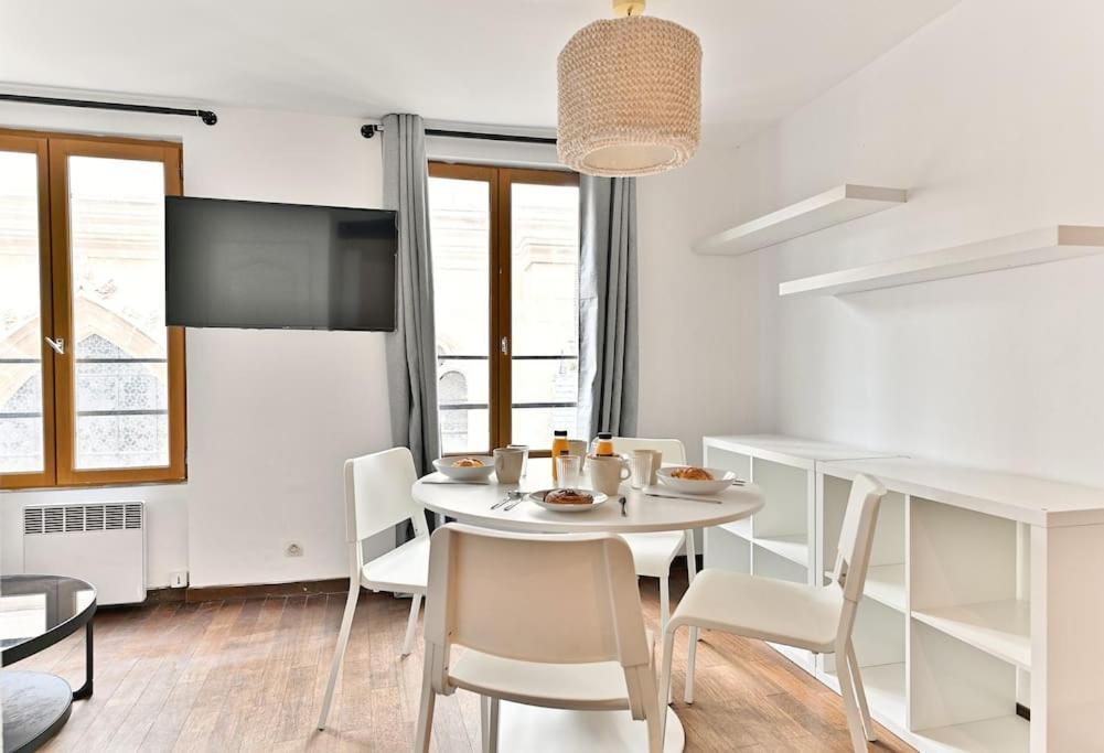 Appartement Paisible Et Central Rivoli Paris Exterior foto